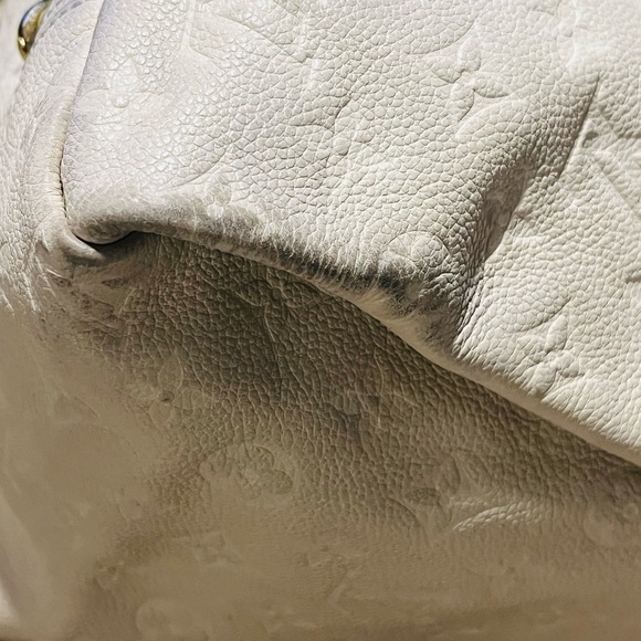 Louis Vuitton Artsy MM in White Monogram Empreinte leather - Picture 5 of 9